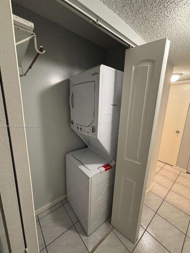 Building Photo - 14903 SW 80th St