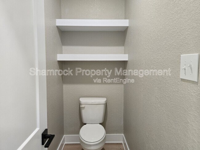 Building Photo - 9900 Ridings Dr