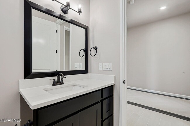 Building Photo - 13649 Keighly St