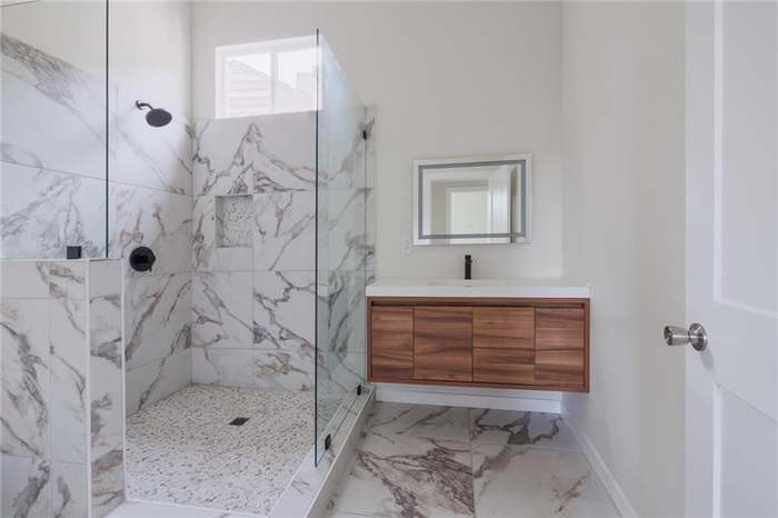 Building Photo - 2404 Ursulines Ave