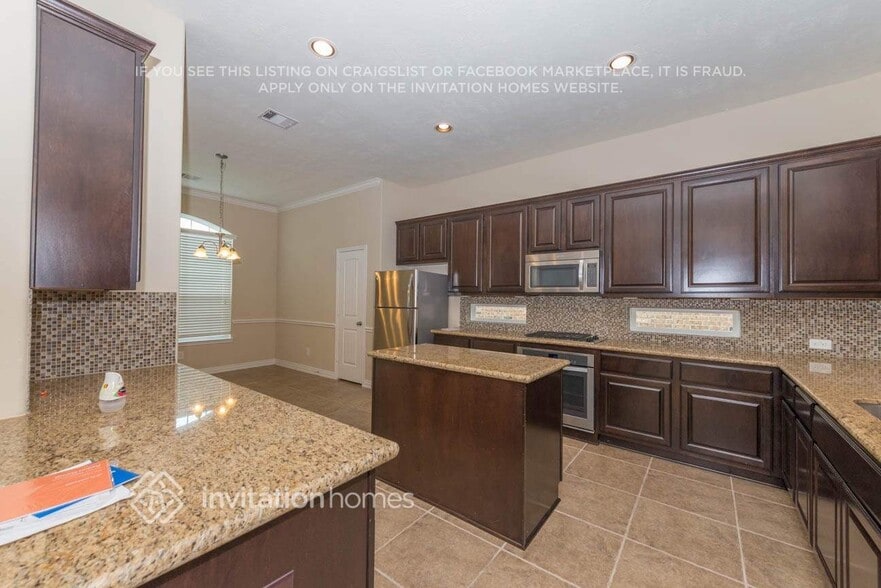 Building Photo - 30810 Academy Trace Dr