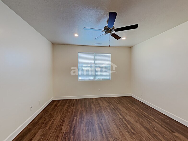 Building Photo - 1192 Wagon Way