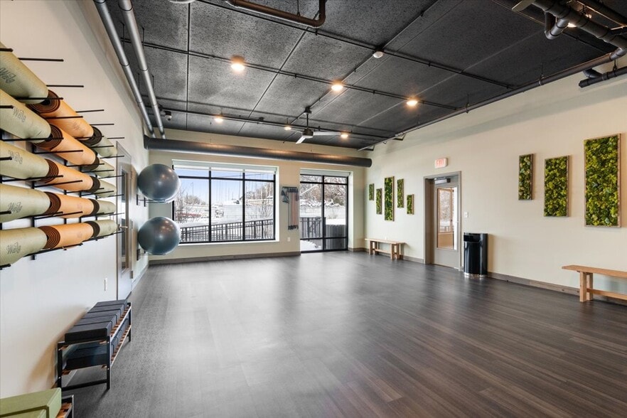 Building Photo - Corliss