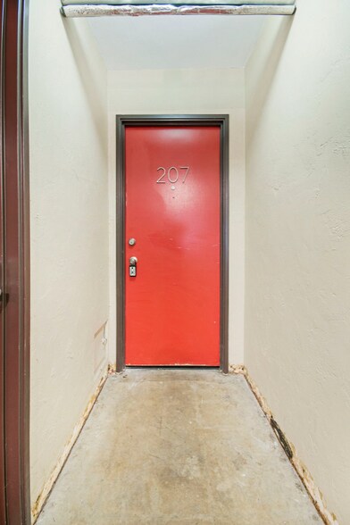 Building Photo - 1375 N Williams St