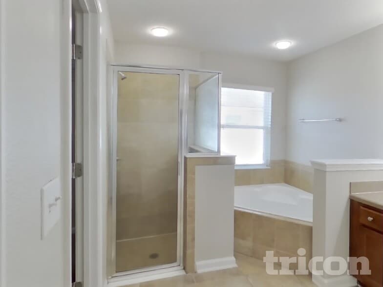 Building Photo - 15963 Bainebridge Dr