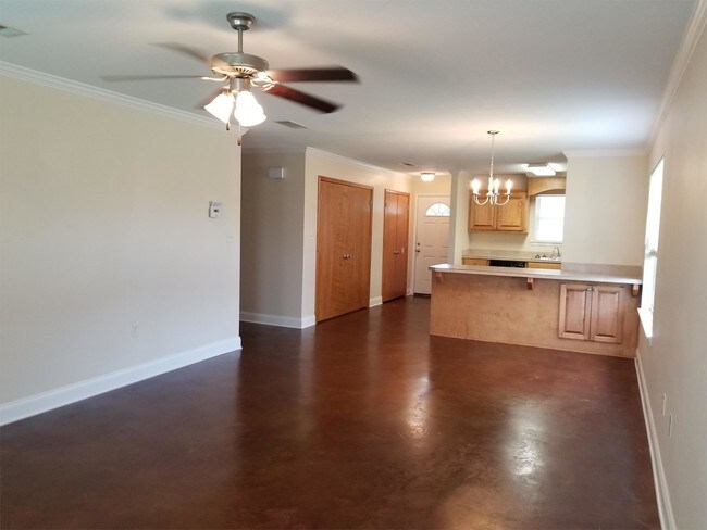 Building Photo - 9 Heartwood Pl Dr