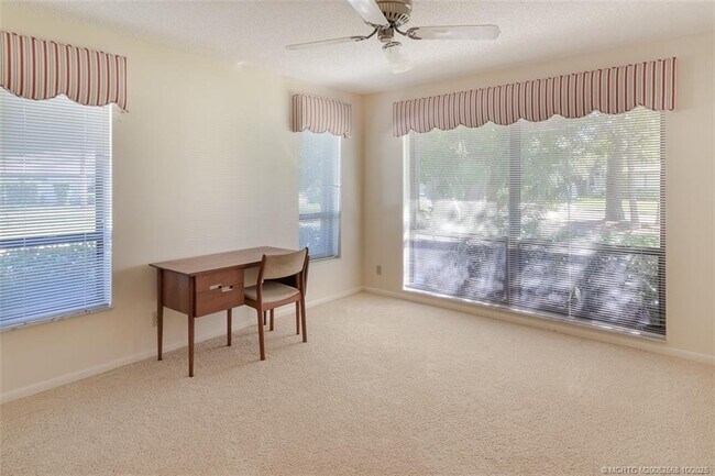 Building Photo - 2343 SW Spoonbill Dr