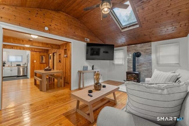 Building Photo - 29 Shore Dr