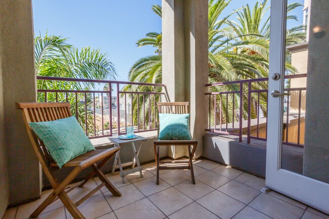 Building Photo - 2400 Fifth Ave