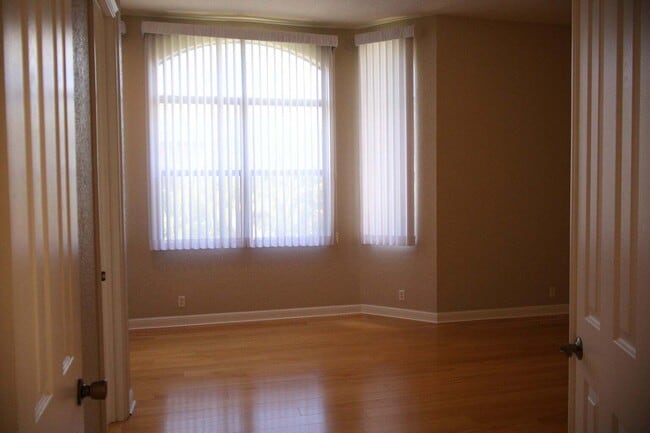 Building Photo - 10345 Medicis Pl