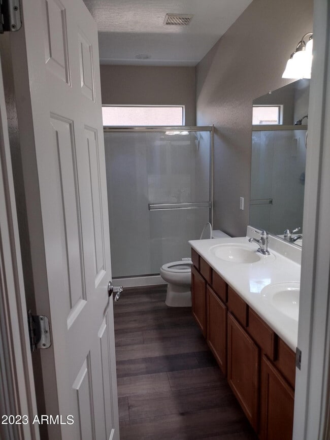 Building Photo - 466 E Yellow Wood Ave