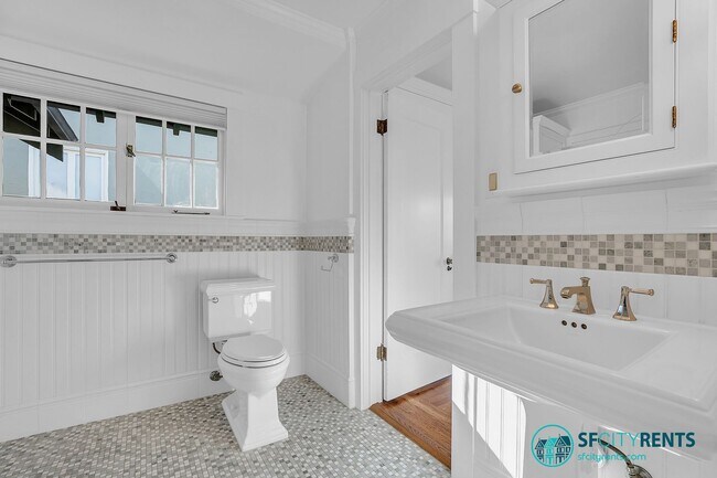 Building Photo - Forest Hill: Elegant Single Family Home