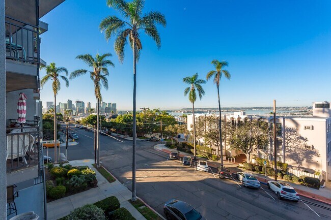 Building Photo - Stunning Bay View Condo in Bankers Hill