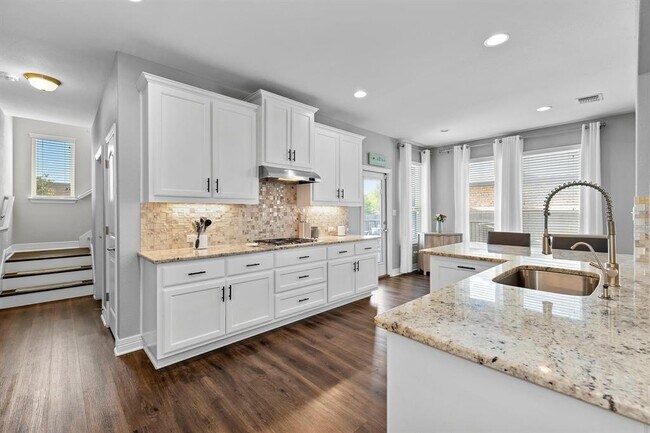 Building Photo - 112 Coral Bean Way