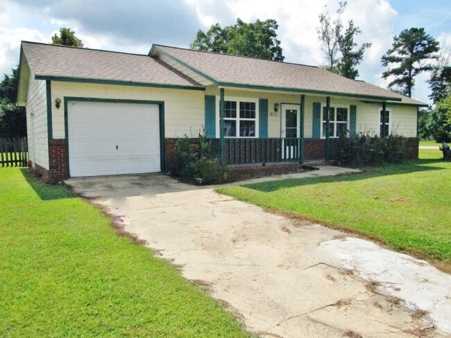 Primary Photo - 1211 Blue Creek Rd