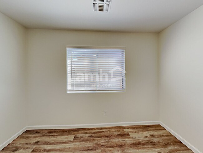Building Photo - 3840 E Heather Ct