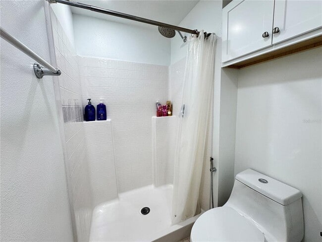 Building Photo - 220 Milford St