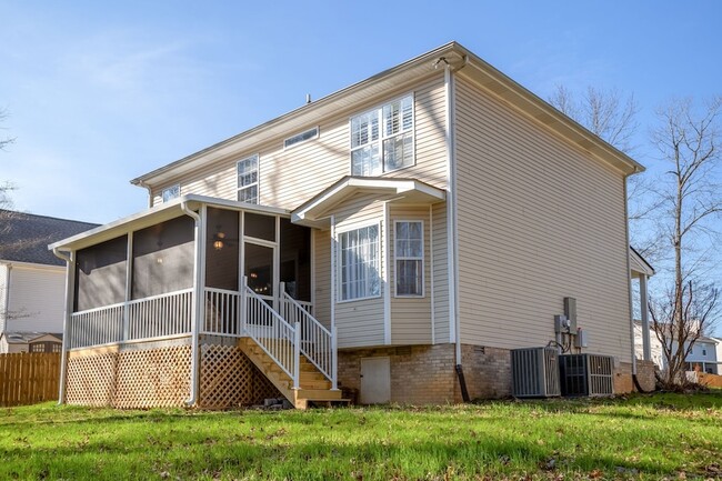 Building Photo - 104 Sundance Way