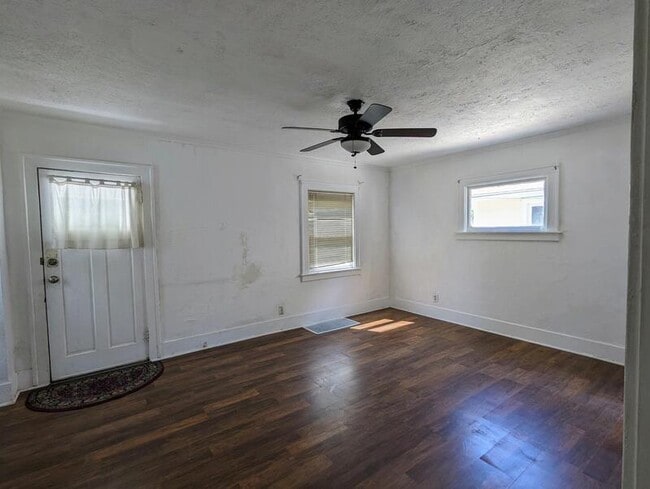 Building Photo - 201 S Foster Ave