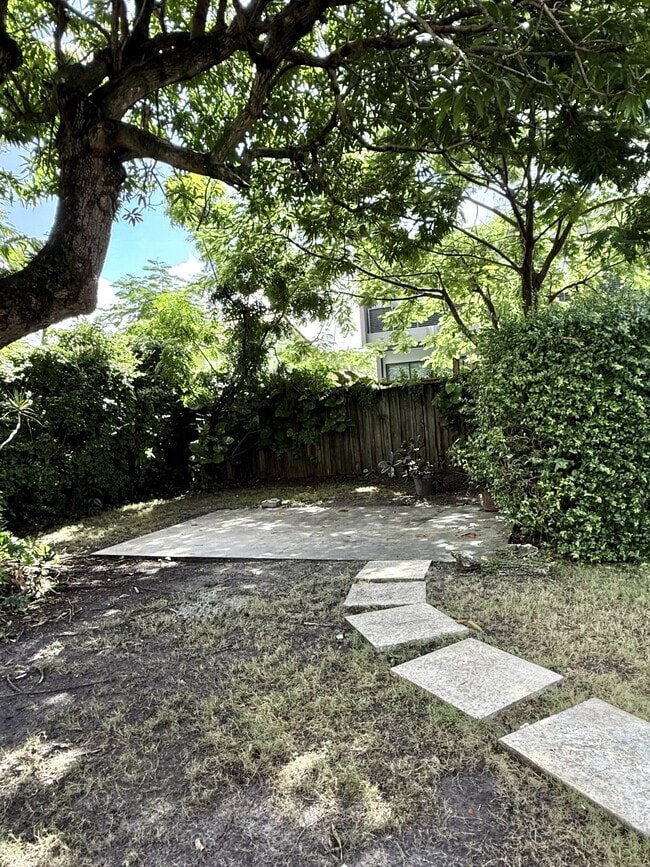 Building Photo - 2841 SW 33rd Ave