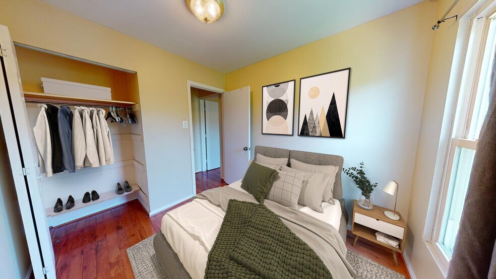 Building Photo - Updated Columbia Heights townhome near the...