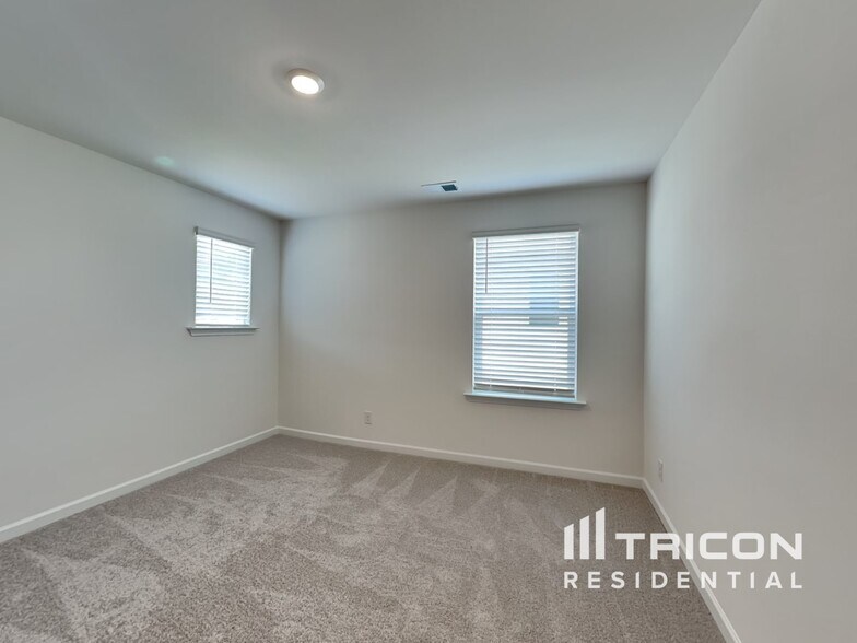 Building Photo - 1857 Holmsey Cir