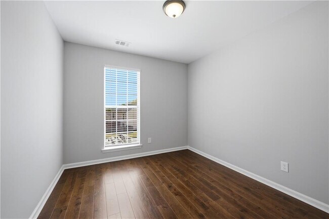 Building Photo - 1098 Village Creek