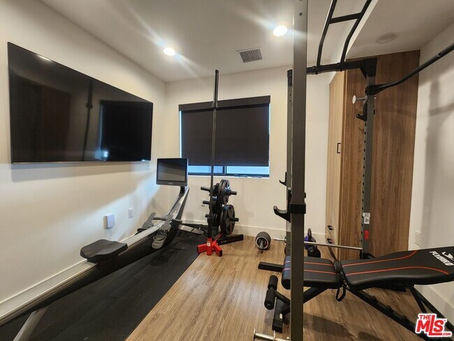 Building Photo - 11314 W Raitt Ln