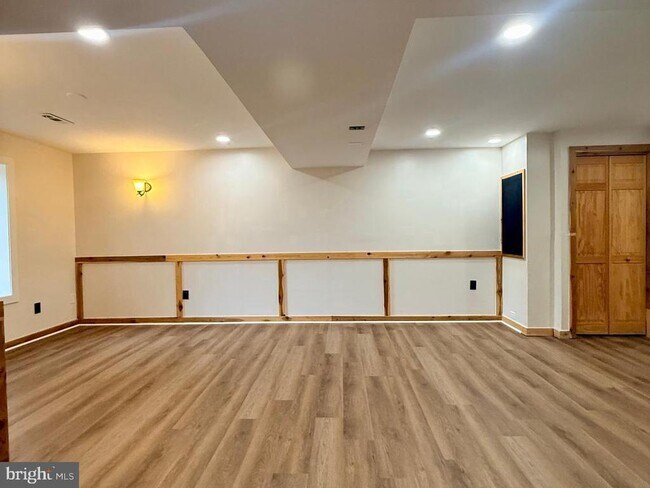 Building Photo - 8487 Inspiration Ave