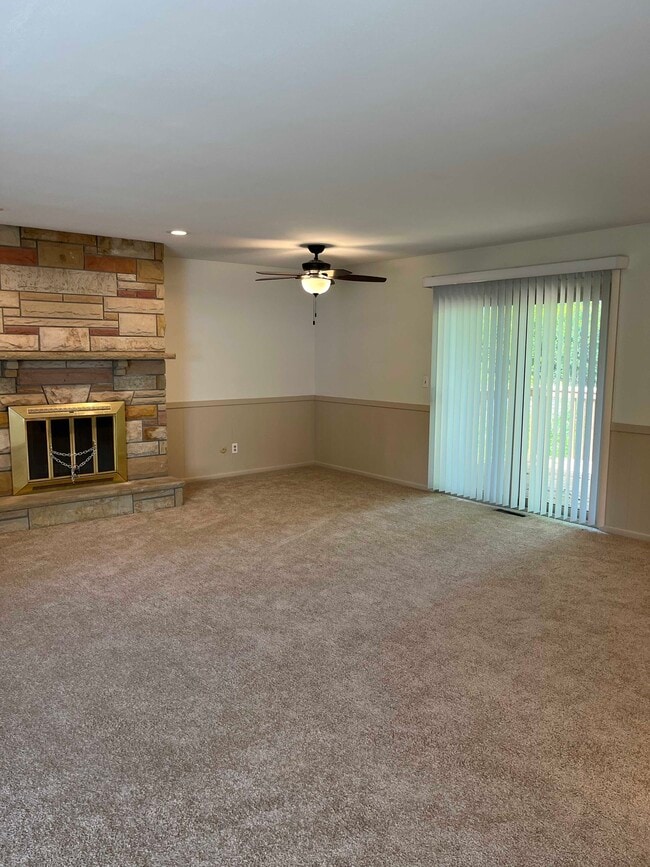 Building Photo - 3051 Wildridge Dr NE