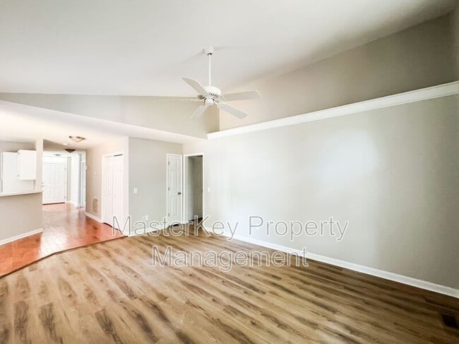 Building Photo - 2816 Isabella Dr
