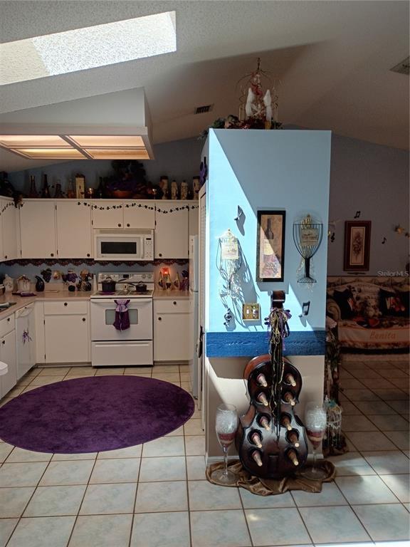 Building Photo - 564 W Central Ave