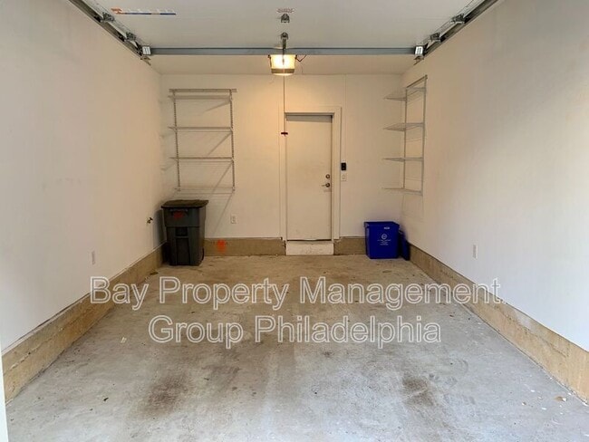 Building Photo - 842 N American St