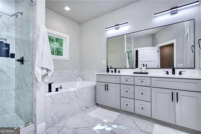 Building Photo - 419 McInnes Cir