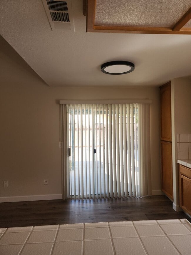 Building Photo - Salida 3 bedroom 2 bathroom