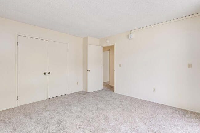 Building Photo - Dorchester Apartments | Spacious 1 & 2 Bedroom Apartments Near SDSU