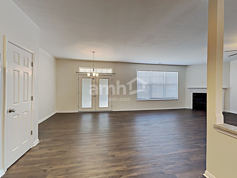 Building Photo - 6392 Pemboke Ct
