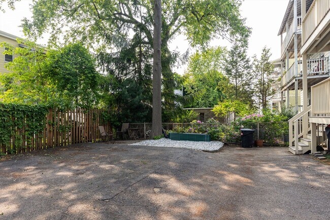 Building Photo - 58 Conwell Ave