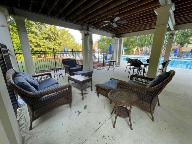 Building Photo - 1378 Greencrest Ct SW