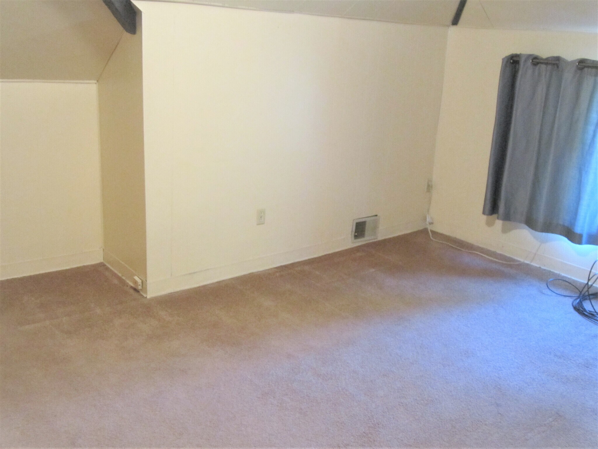 Building Photo - 2421 Beechwood Blvd