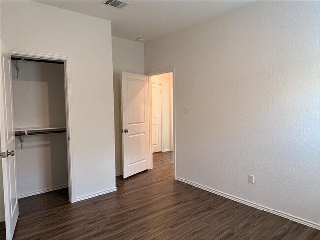 Building Photo - 408 Roper St