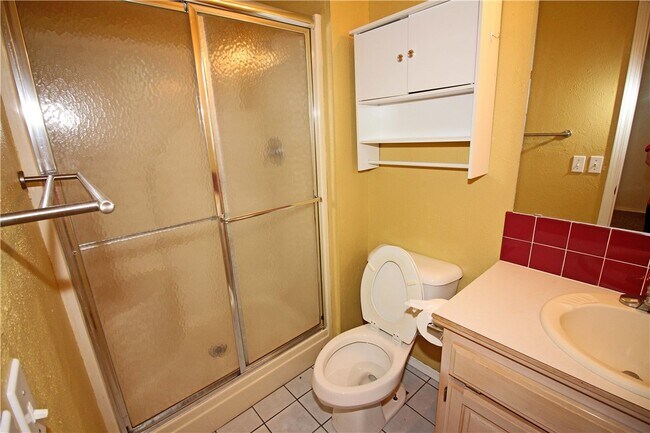 Building Photo - 1205 SE 22nd St