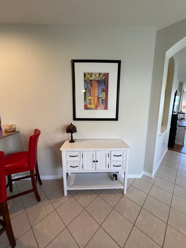 Building Photo - Short Term Rental ** Available 10/1/25 ** ...