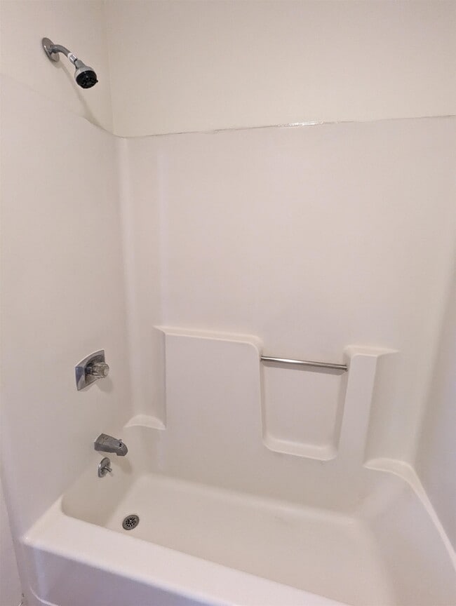 Building Photo - 16 Manning St