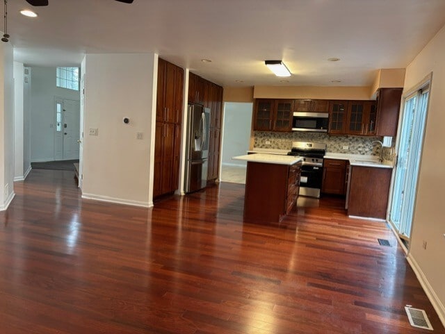 Building Photo - 2119 Horncastle Ln