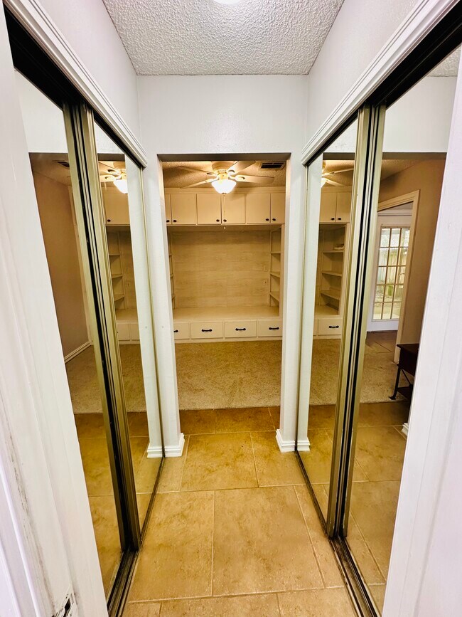 Building Photo - 110 Willow Branch Dr