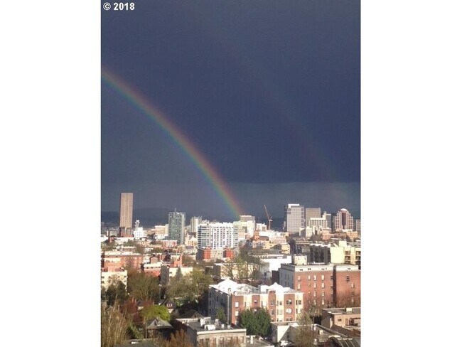 Building Photo - Rare rental in The Westerly - spectacular 2/2.5 unit w/sweeping views/2 parking/2 storage