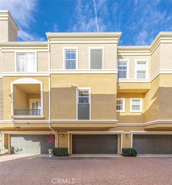 Building Photo - 3407 S Main St