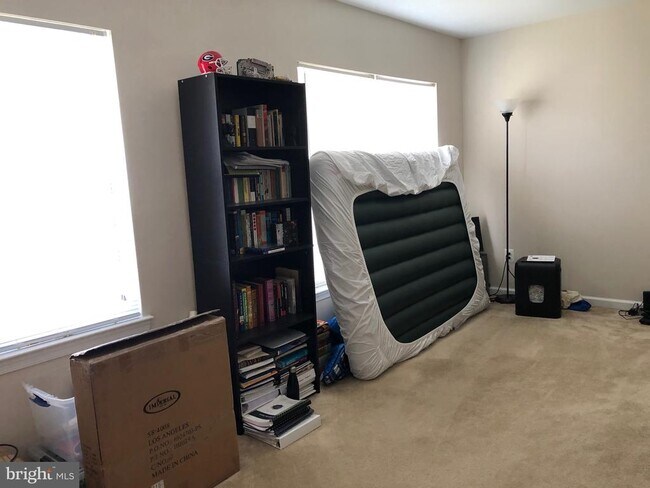 Building Photo - 44032 Delphinium Dr