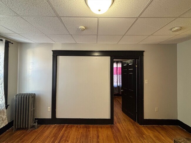 Building Photo - 26 Catharine St